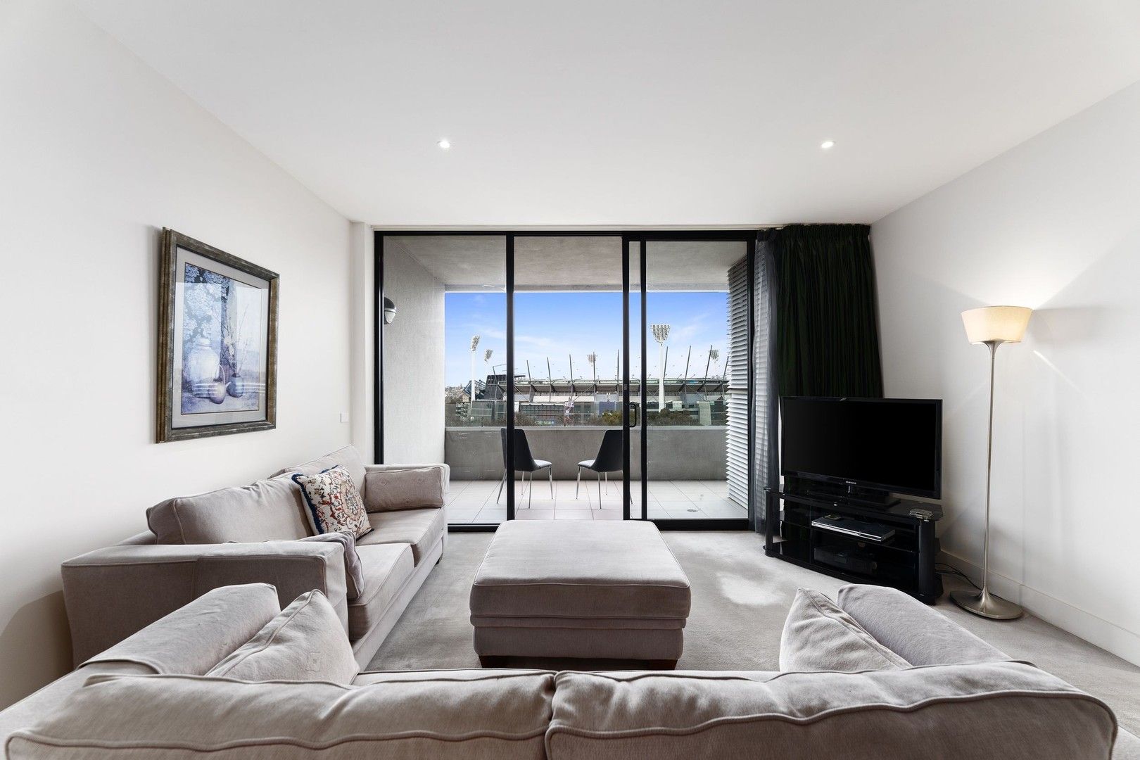 2 bedrooms Apartment / Unit / Flat in 508/1 Powlett Street EAST MELBOURNE VIC, 3002