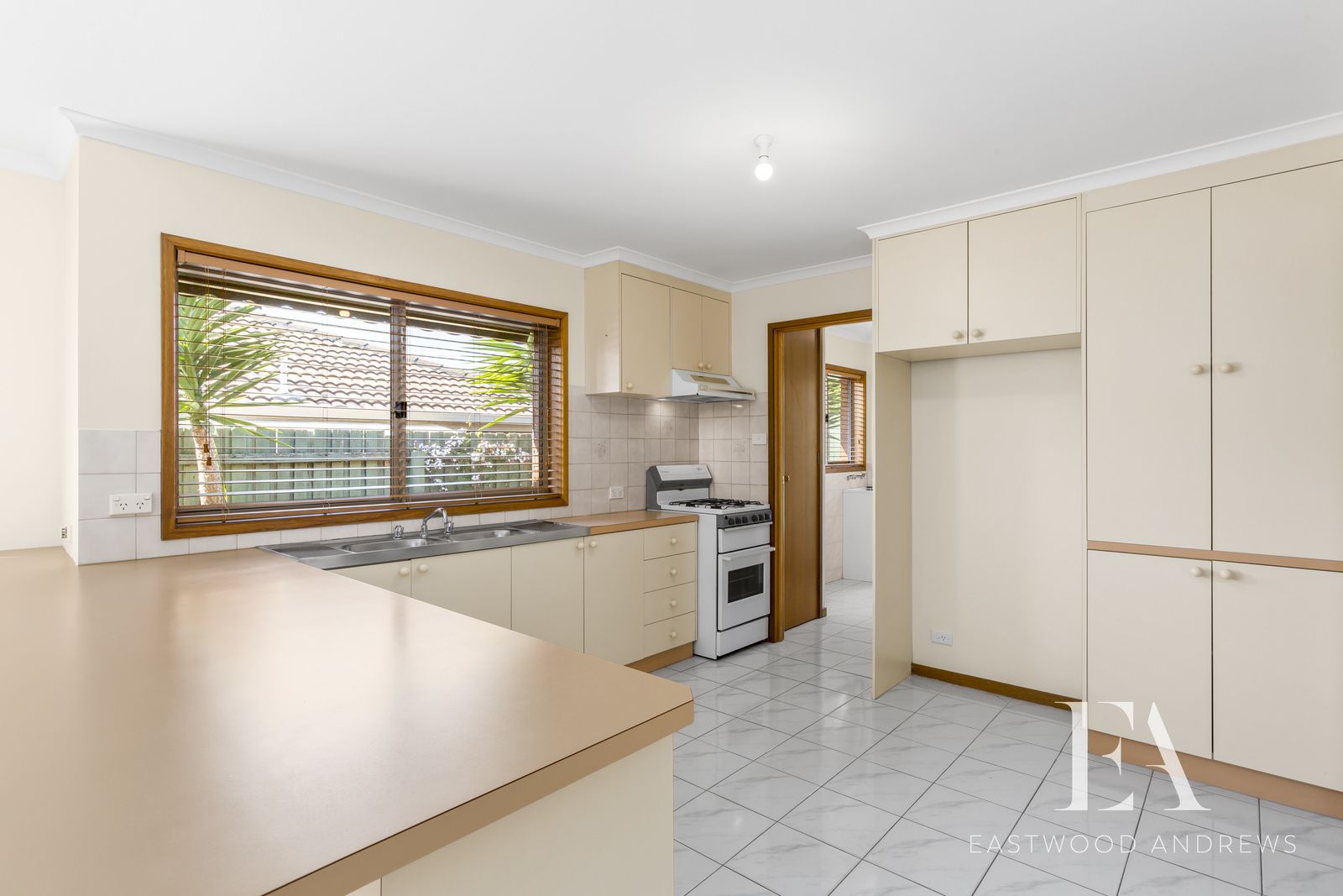 2/1 Fern Street, Newcomb VIC 3219, Image 2