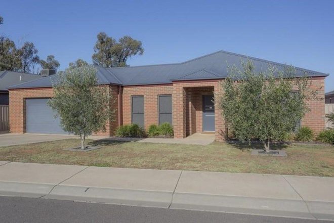 Picture of 36 Londonderry Way, EPSOM VIC 3551