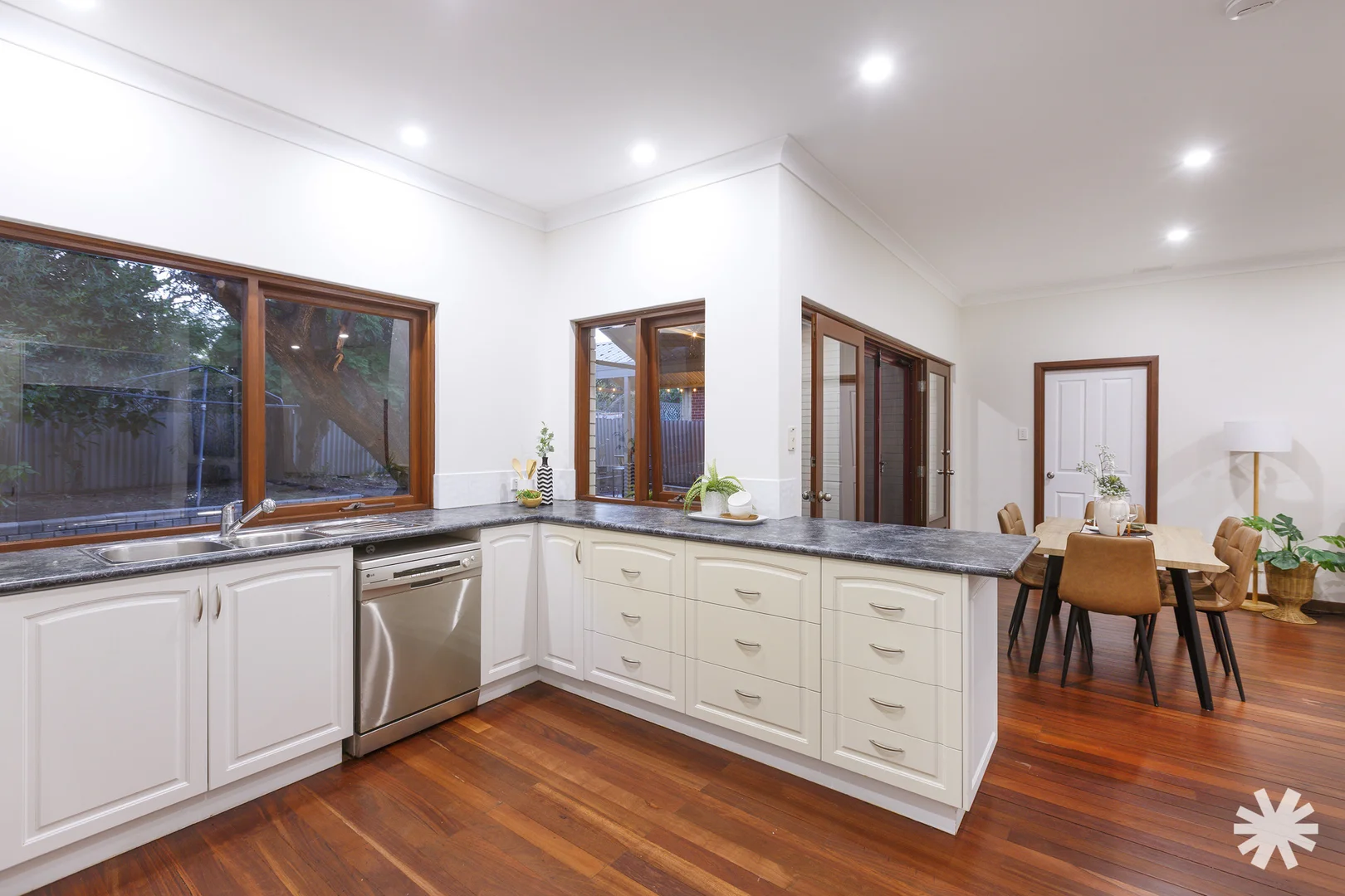 Additional image 12 of 139 Lansdowne Road, Kensington WA 6151