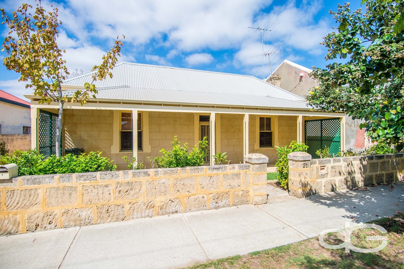 3 bedrooms House in 1/21 Russell Street FREMANTLE WA, 6160