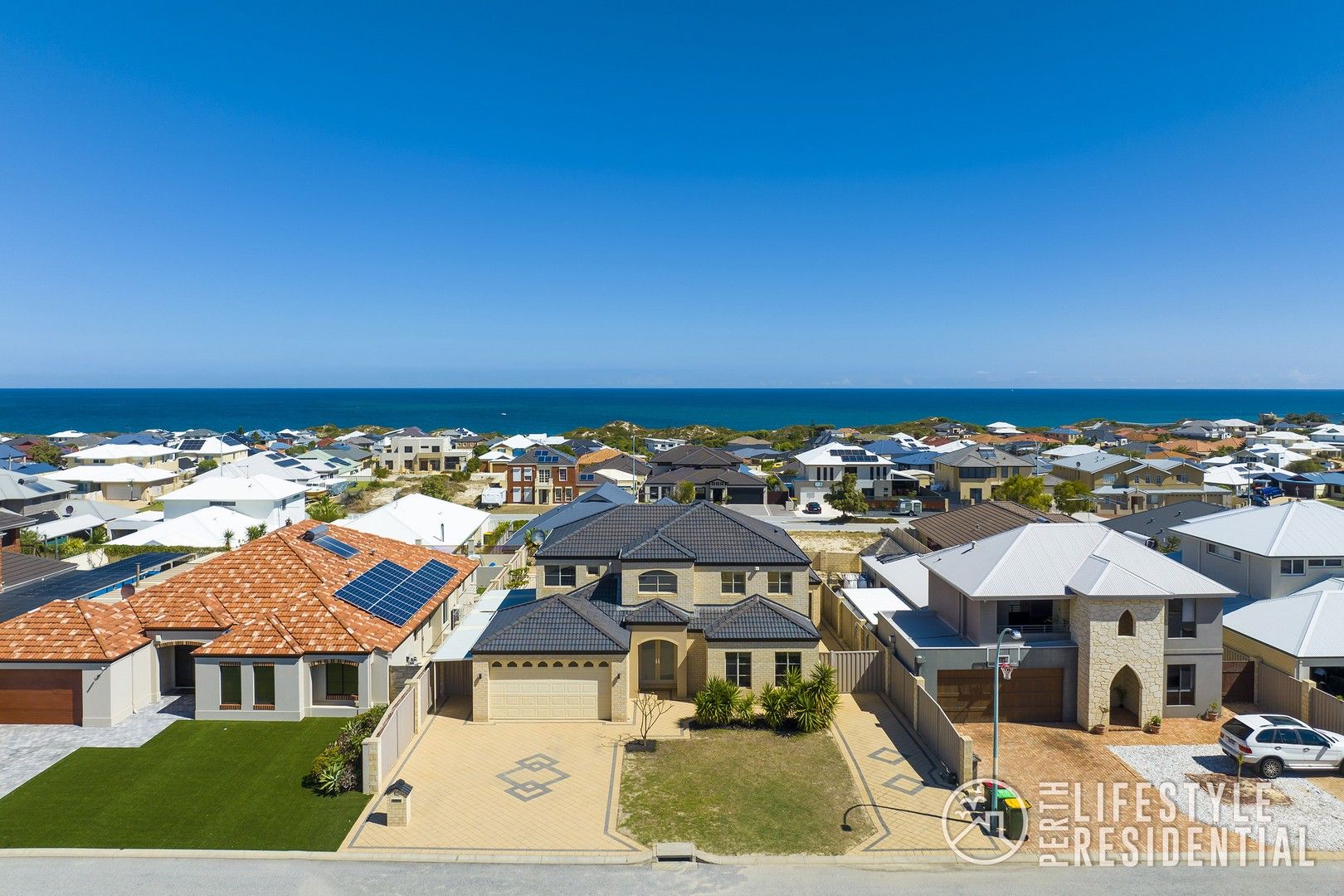 5 bedrooms House in 10 Cobia Vista YANCHEP WA, 6035