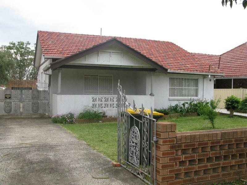 3 bedrooms House in 33 Beaumont Street CAMPSIE NSW, 2194