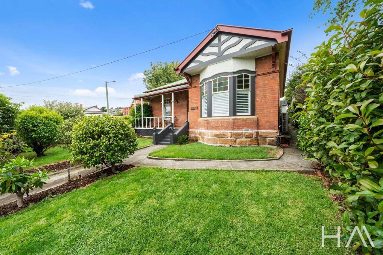 3 bedrooms House in 49 Cambridge Road BELLERIVE TAS, 7018