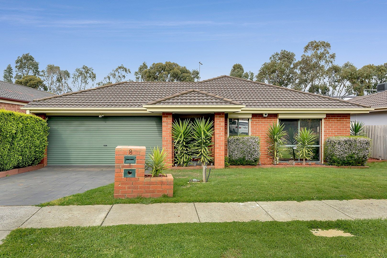 8 Phoenix Court, Roxburgh Park VIC 3064, Image 0