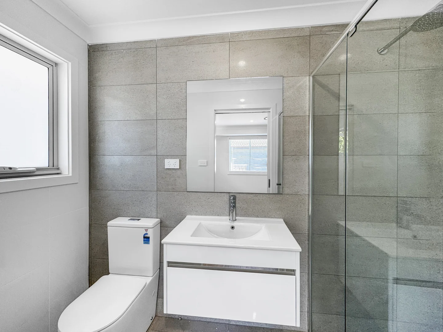 Additional image 6 of 6A Mianga Crescent, Unanderra NSW 2526