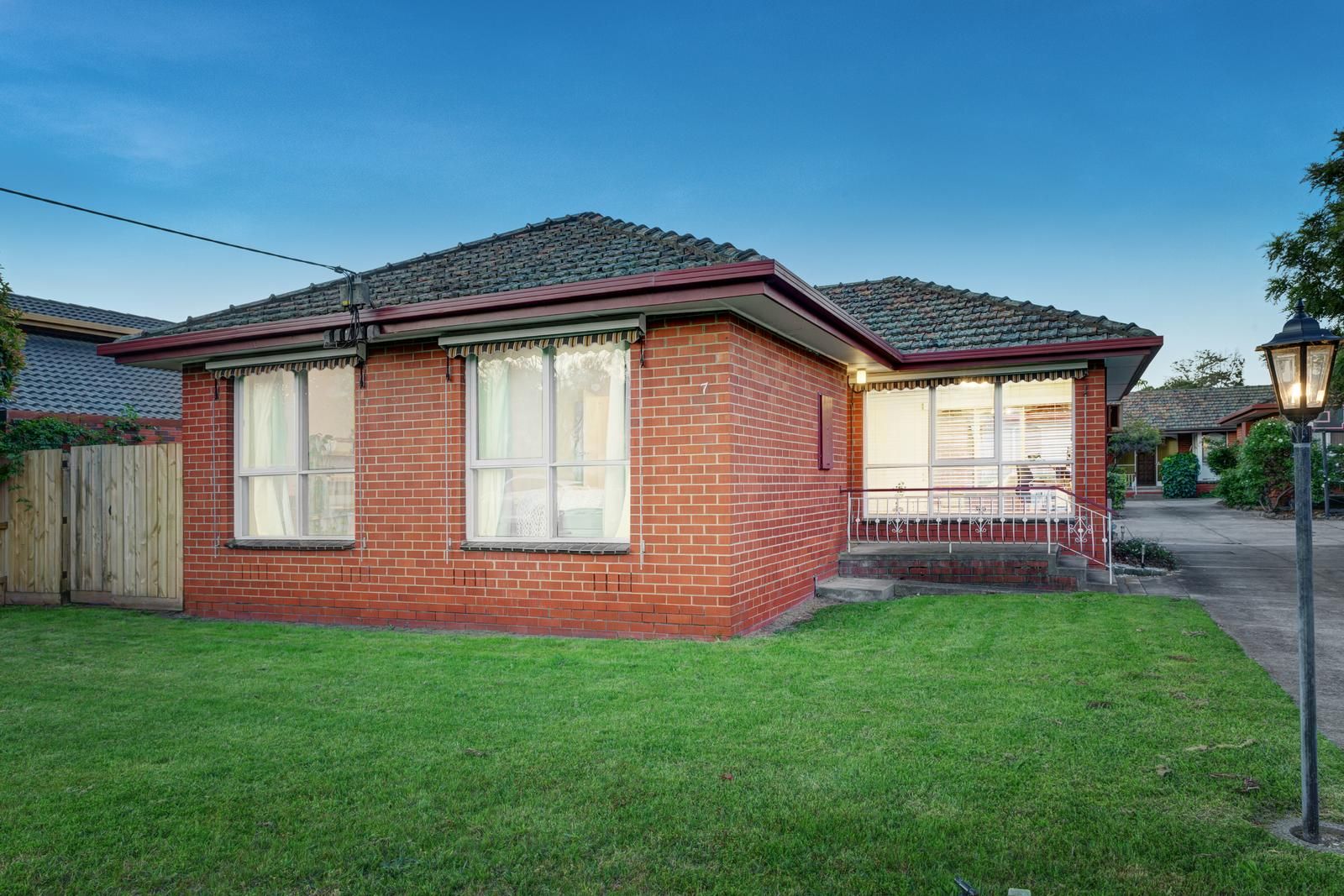 2/7 Oakleigh Road, Carnegie VIC 3163, Image 0