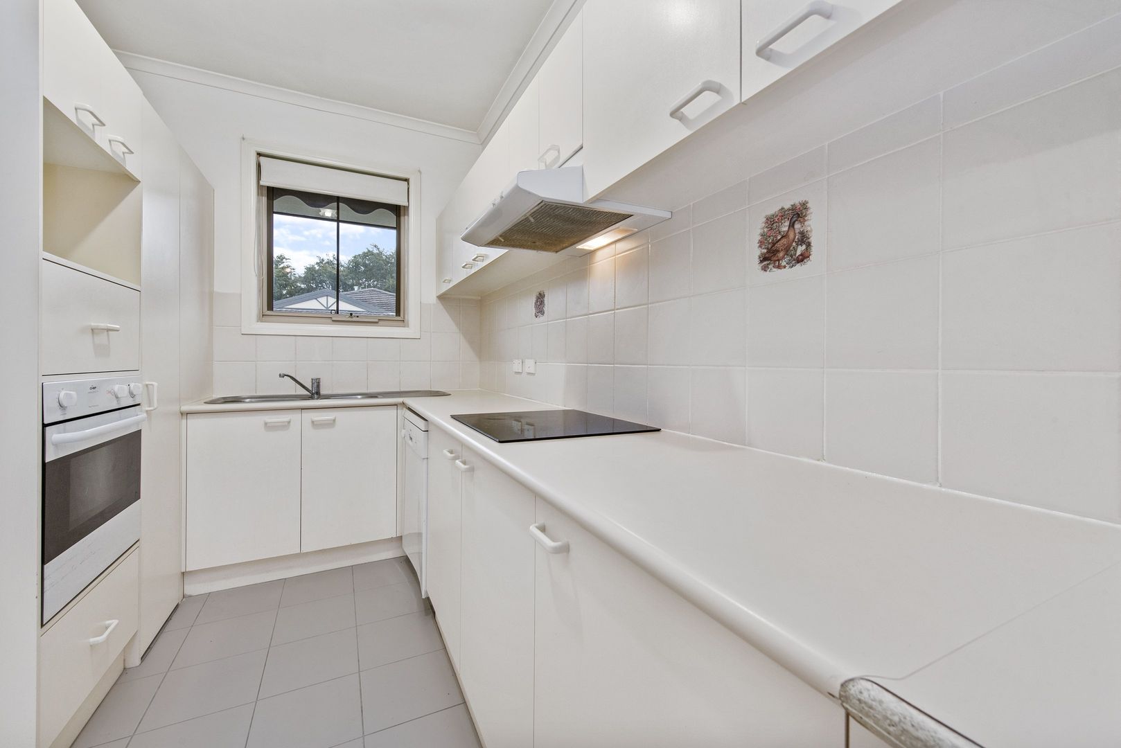 24/21-25 Parkhill Drive, Berwick VIC 3806, Image 2