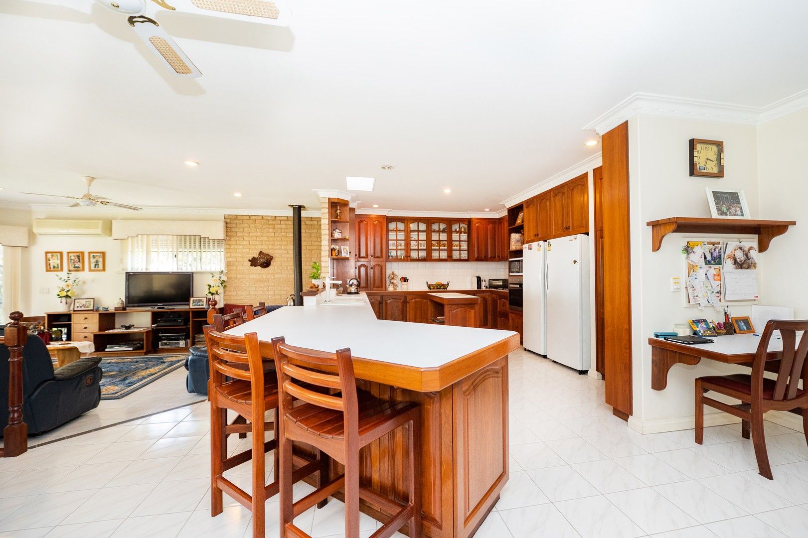 4 bedrooms House in 8 Hudson Place LESCHENAULT WA, 6233