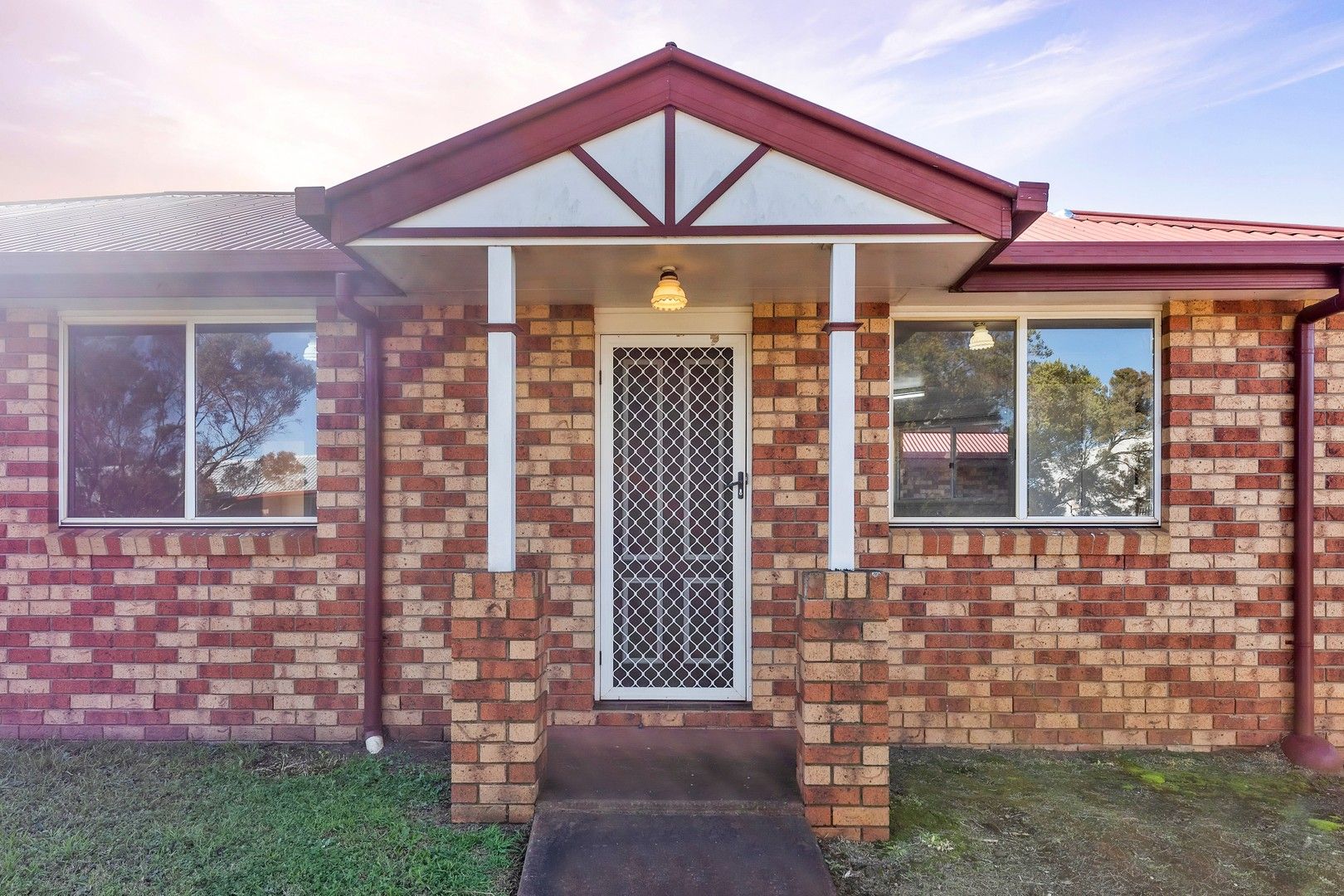 2 bedrooms Apartment / Unit / Flat in Unit 1/7 Gabrielle Street KEARNEYS SPRING QLD, 4350