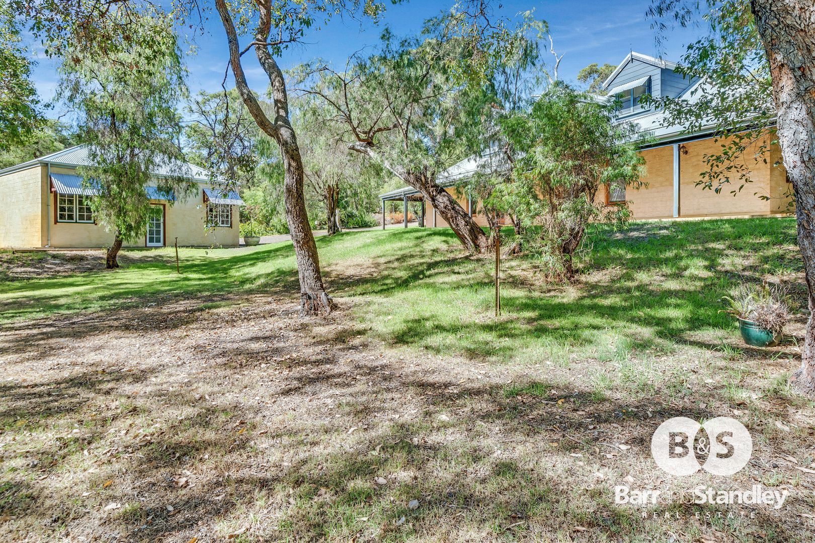 8 Mawson Court, Leschenault WA 6233, Image 2