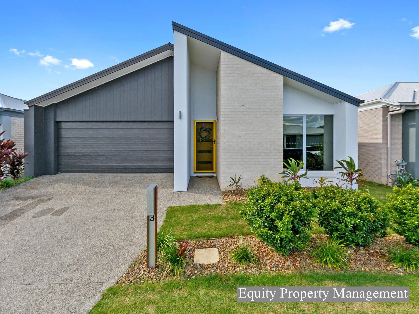 4 bedrooms House in 3 Dunstan Crescent STRATHPINE QLD, 4500