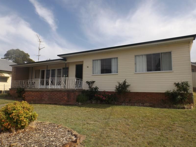 2 bedrooms House in 28 Mills Crescent CESSNOCK NSW, 2325