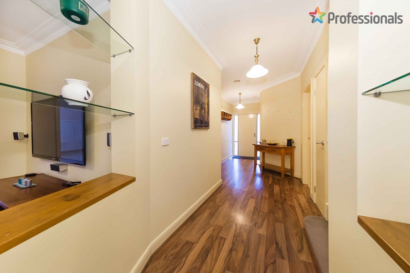 13 Broadhurst Way, Caroline Springs VIC 3023, Image 2