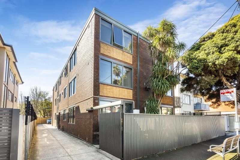 2 bedrooms Apartment / Unit / Flat in 6/143 Glen Huntly Road ELWOOD VIC, 3184