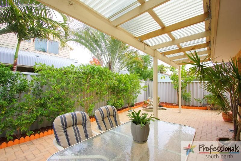 29 Douglas Avenue, SOUTH PERTH WA 6151, Image 2