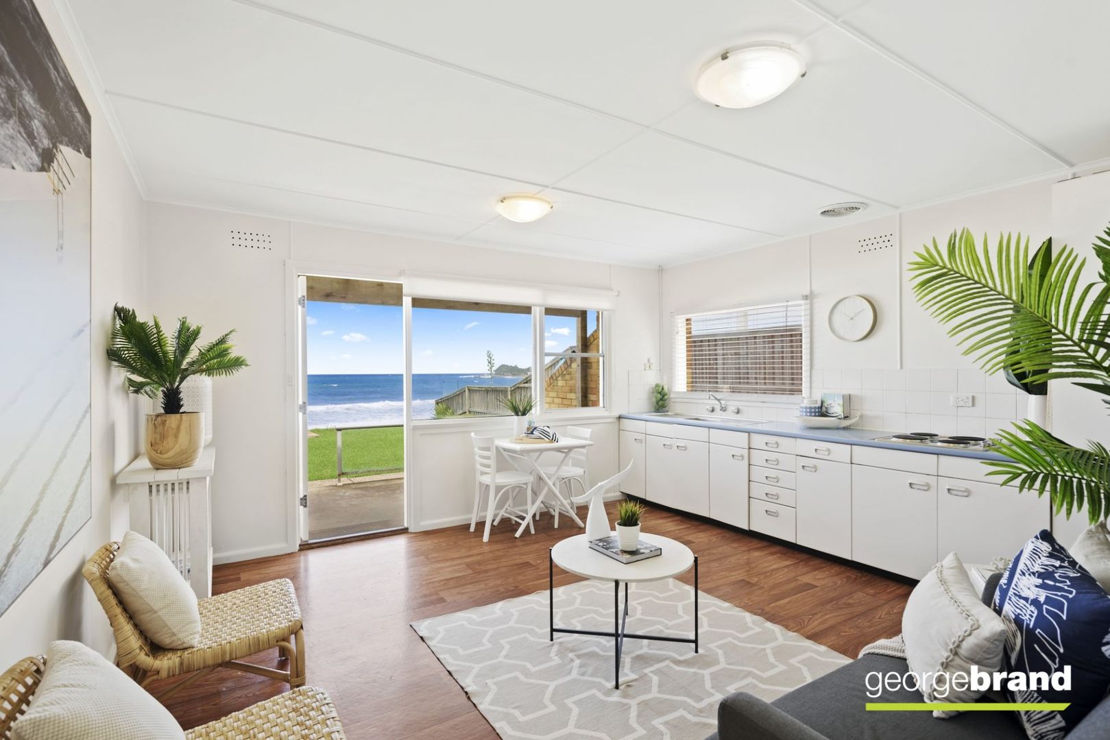 2 bedrooms Apartment / Unit / Flat in 5/15 Pacific Street WAMBERAL NSW, 2260