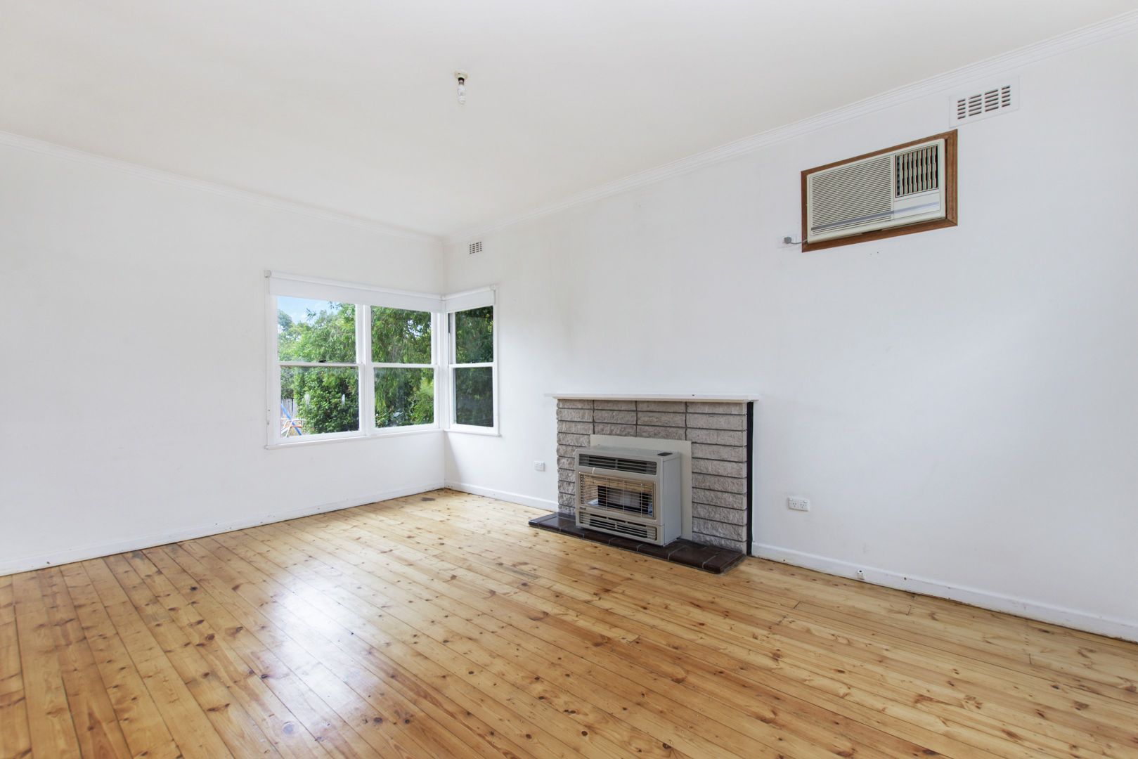 109 Fyfe Street, Hamilton VIC 3300, Image 2