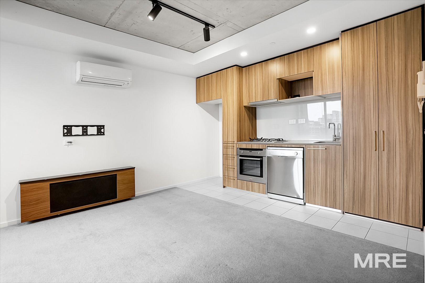 719/17 Singers Lane, Melbourne VIC 3000, Image 1