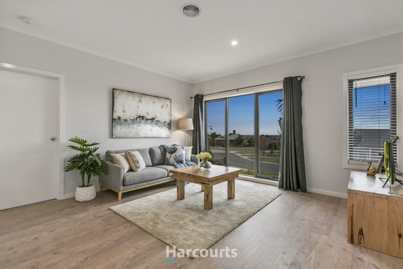 6 Victoria Place, Pakenham VIC 3810, Image 2