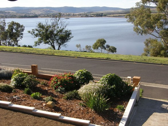 20 Lake Vue Parade, Midway Point TAS 7171