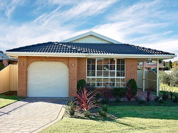 8 Burrowes Grove, Dean Park NSW 2761