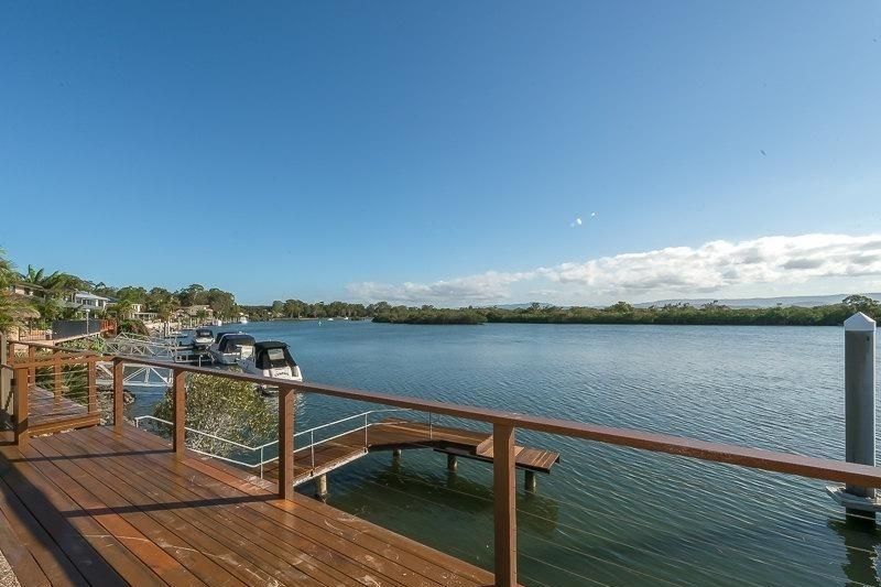 54 Tradewinds Ave, Paradise Point QLD 4216, Image 2