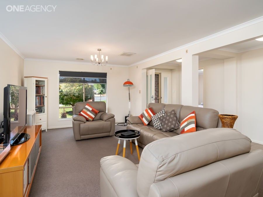 5 Teak Close, Forest Hill NSW 2651, Image 1