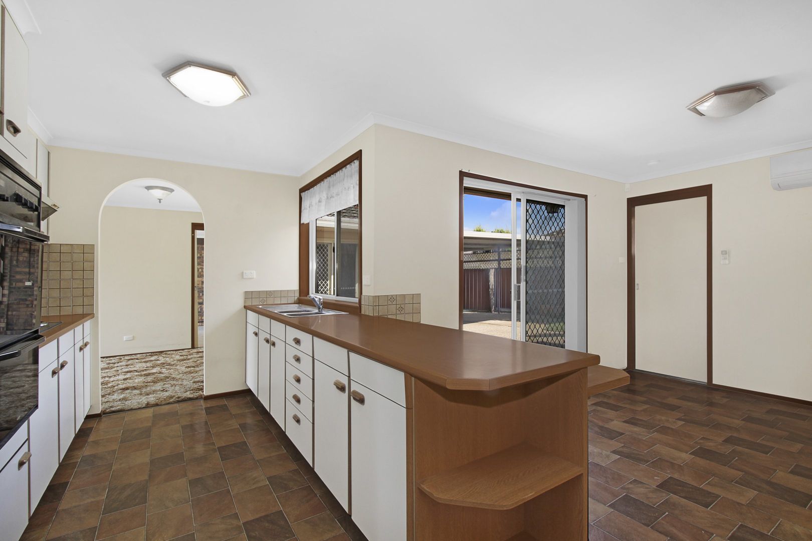 1 Glen Logan Road, Bossley Park NSW 2176, Image 2