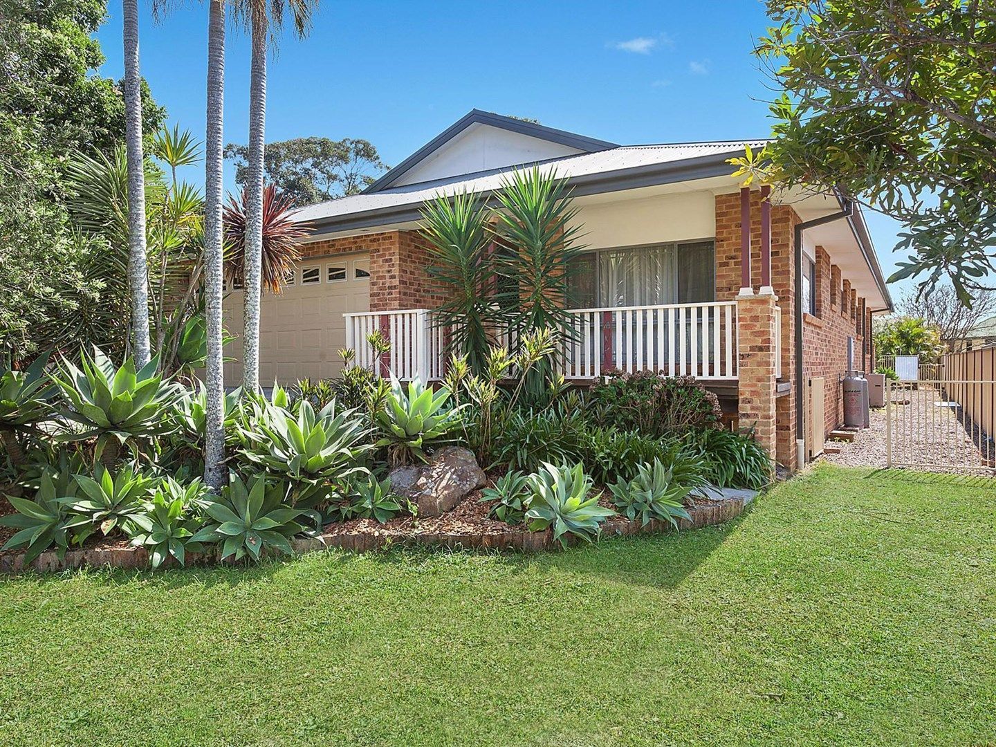 16 Boongala Avenue, Empire Bay NSW 2257, Image 1