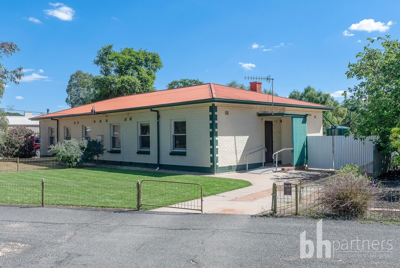 Additional image 2 of 19-20 Trenaman Crescent, Berri SA 5343