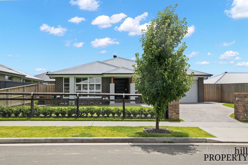 33 Challoner Rise, Renwick NSW 2575, Image 0