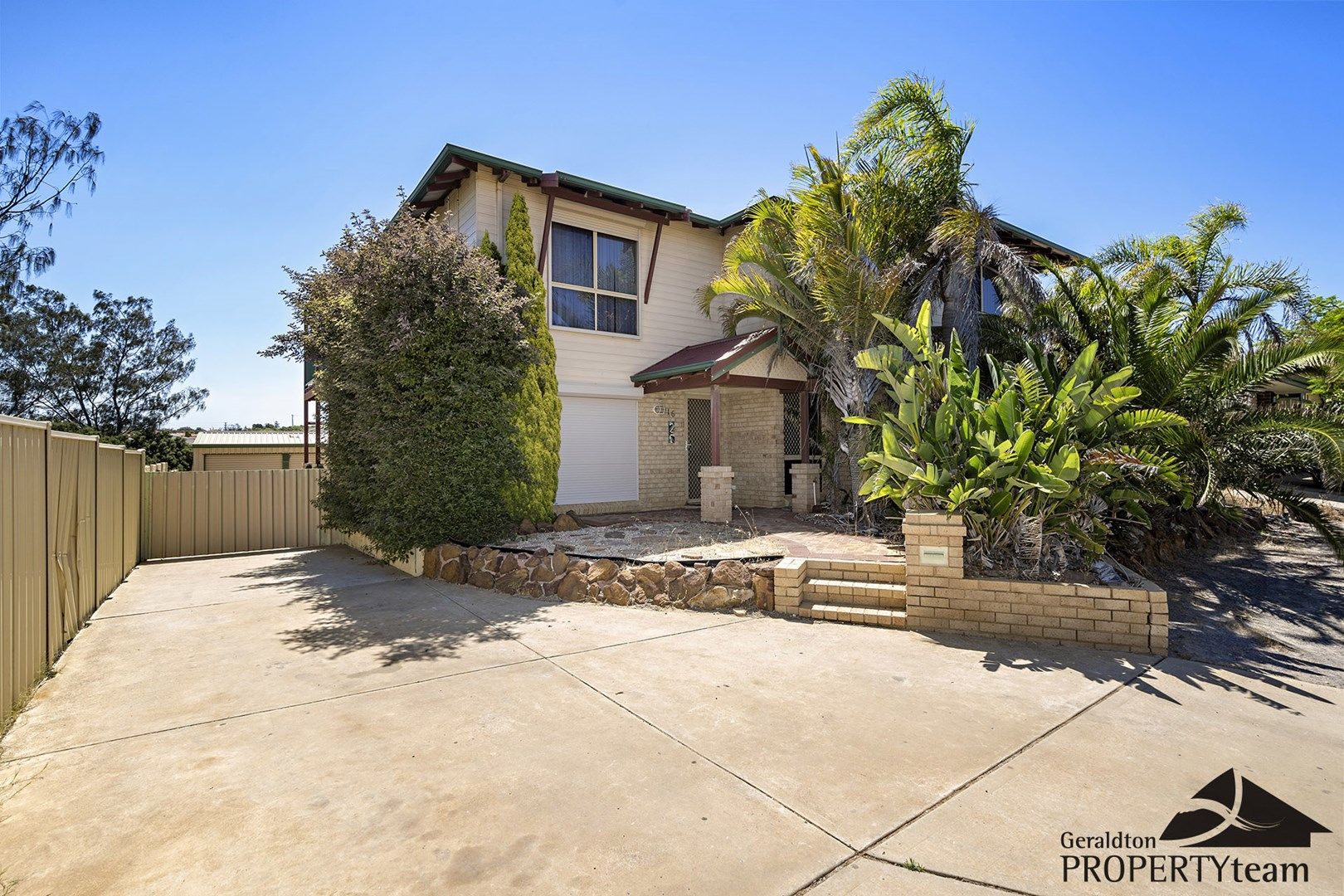 5 bedrooms House in 16 Harris Court MOUNT TARCOOLA WA, 6530