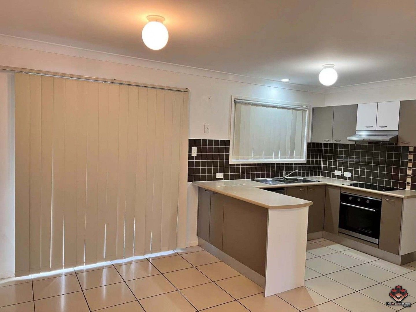 3 bedrooms Townhouse in ID:21100422/113 Castle Hill Drive MURRUMBA DOWNS QLD, 4503