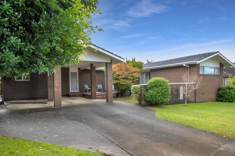 10 Monk Crescent, Bomaderry NSW 2541