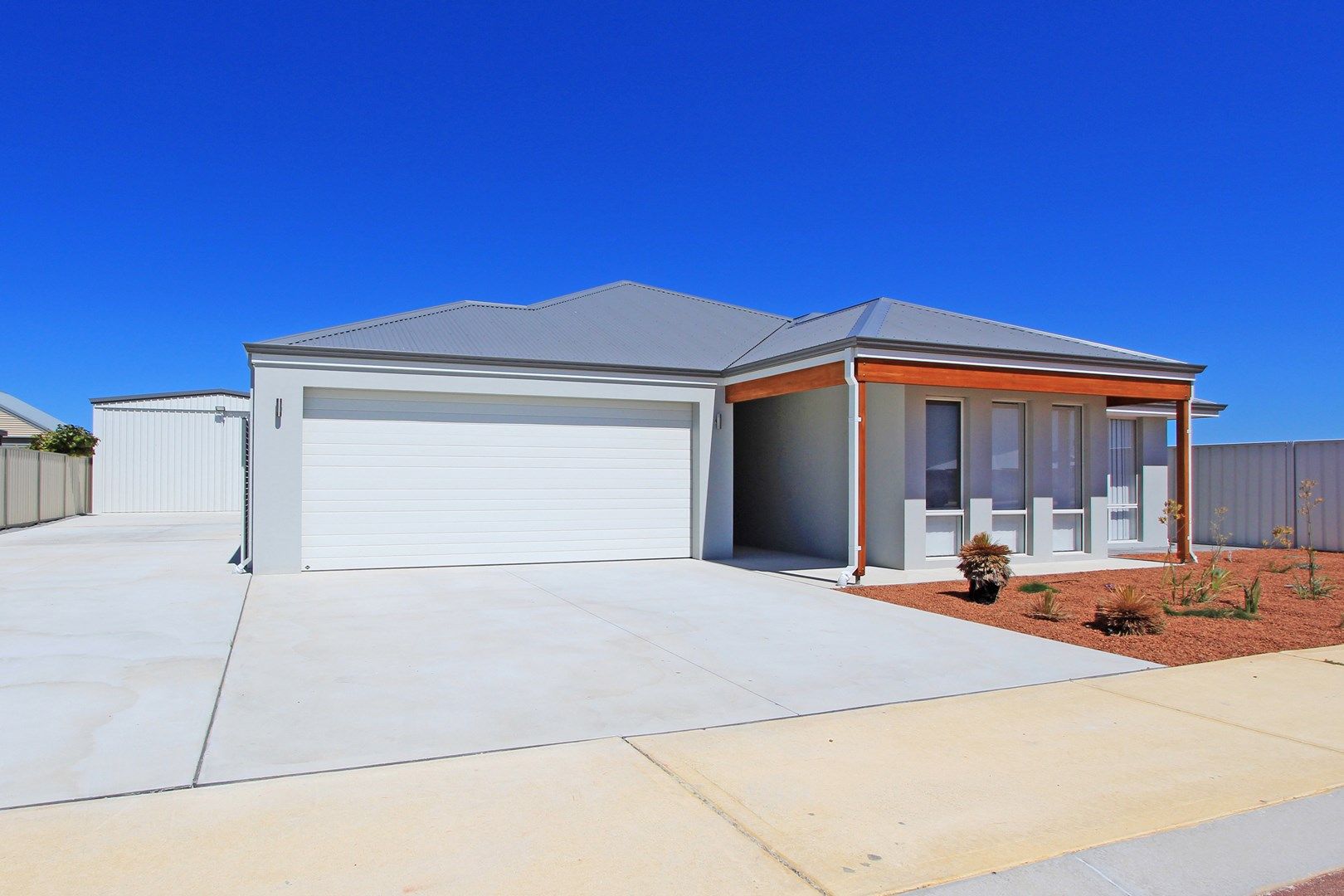 4 bedrooms House in 48 Meelup Drive JURIEN BAY WA, 6516