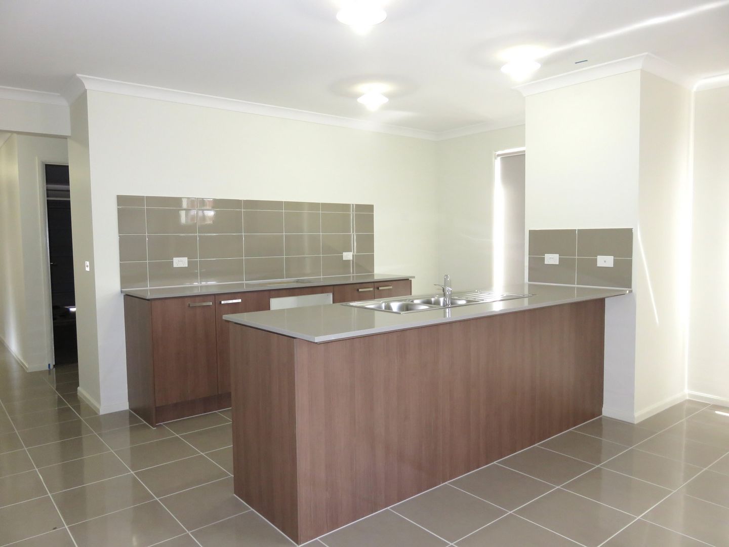 21 Carver Circuit, Wollert VIC 3750, Image 2