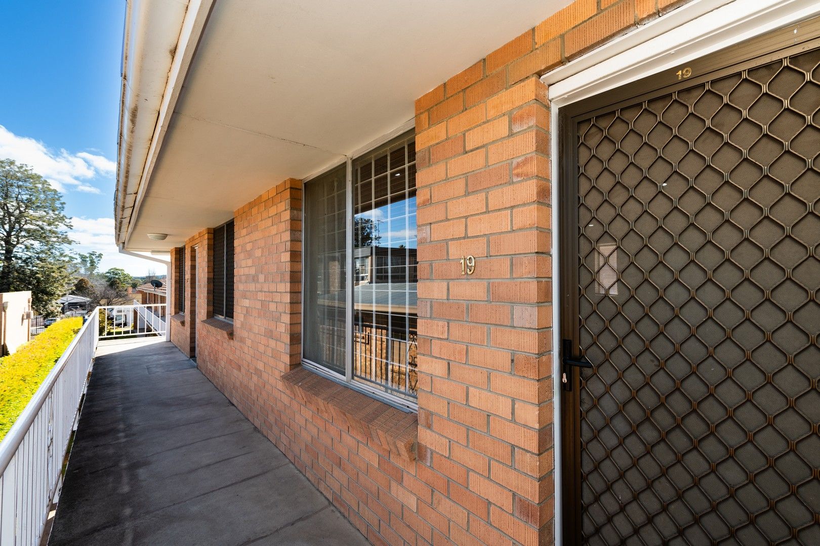 2 bedrooms Apartment / Unit / Flat in 19/25 Macquoid Street QUEANBEYAN EAST NSW, 2620