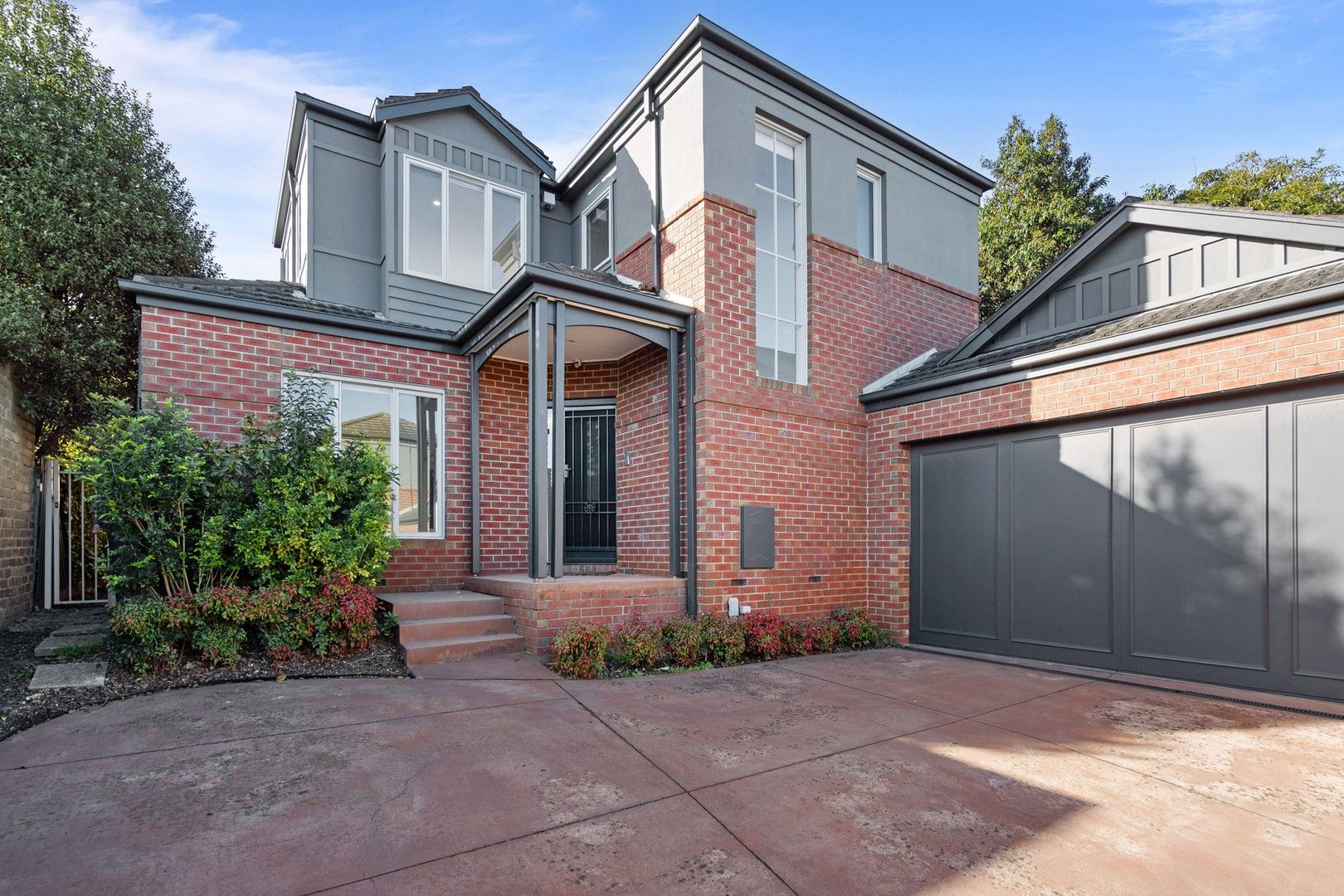 3 bedrooms Townhouse in 2/495 Whitehorse Road BALWYN VIC, 3103