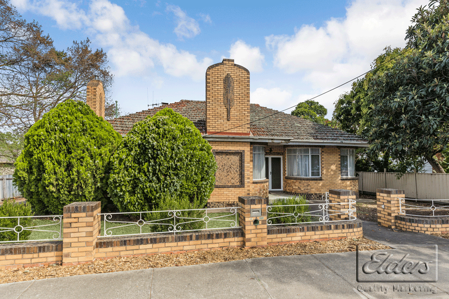 3 bedrooms House in 440 High Street GOLDEN SQUARE VIC, 3555