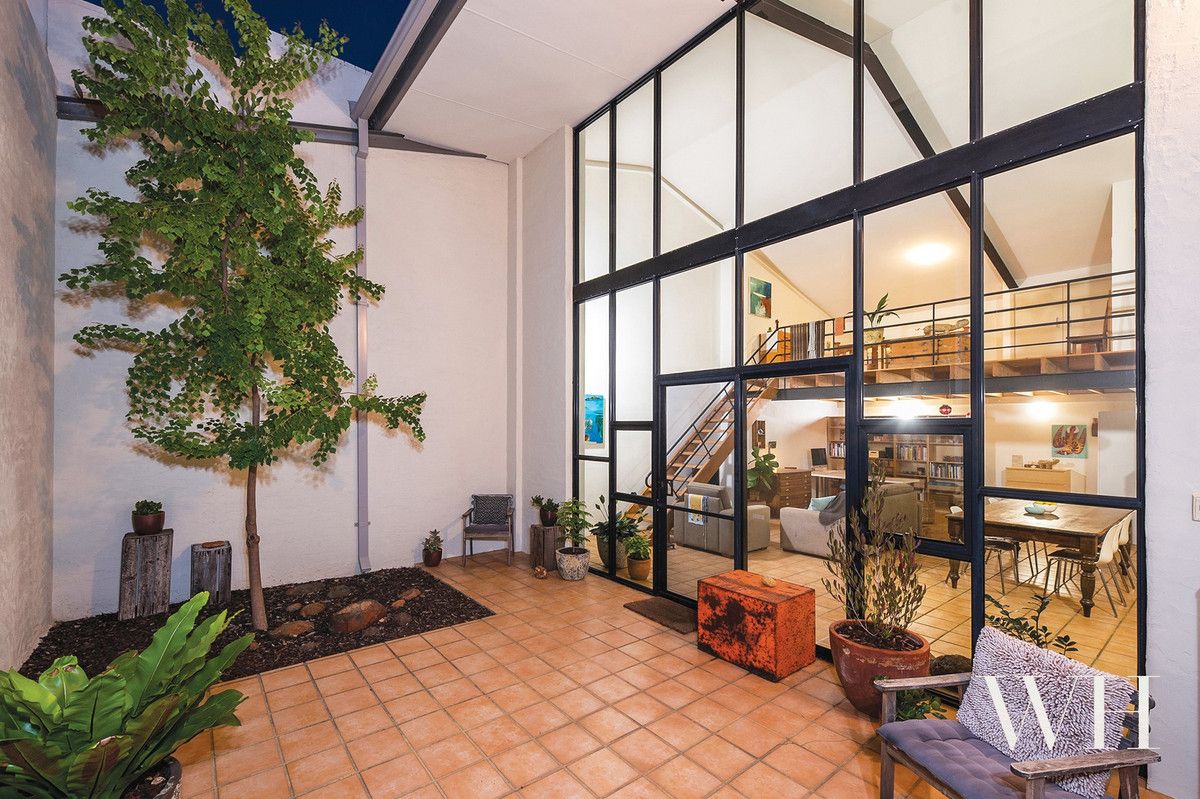 1 bedrooms Townhouse in 16 Little Lefroy Lane SOUTH FREMANTLE WA, 6162