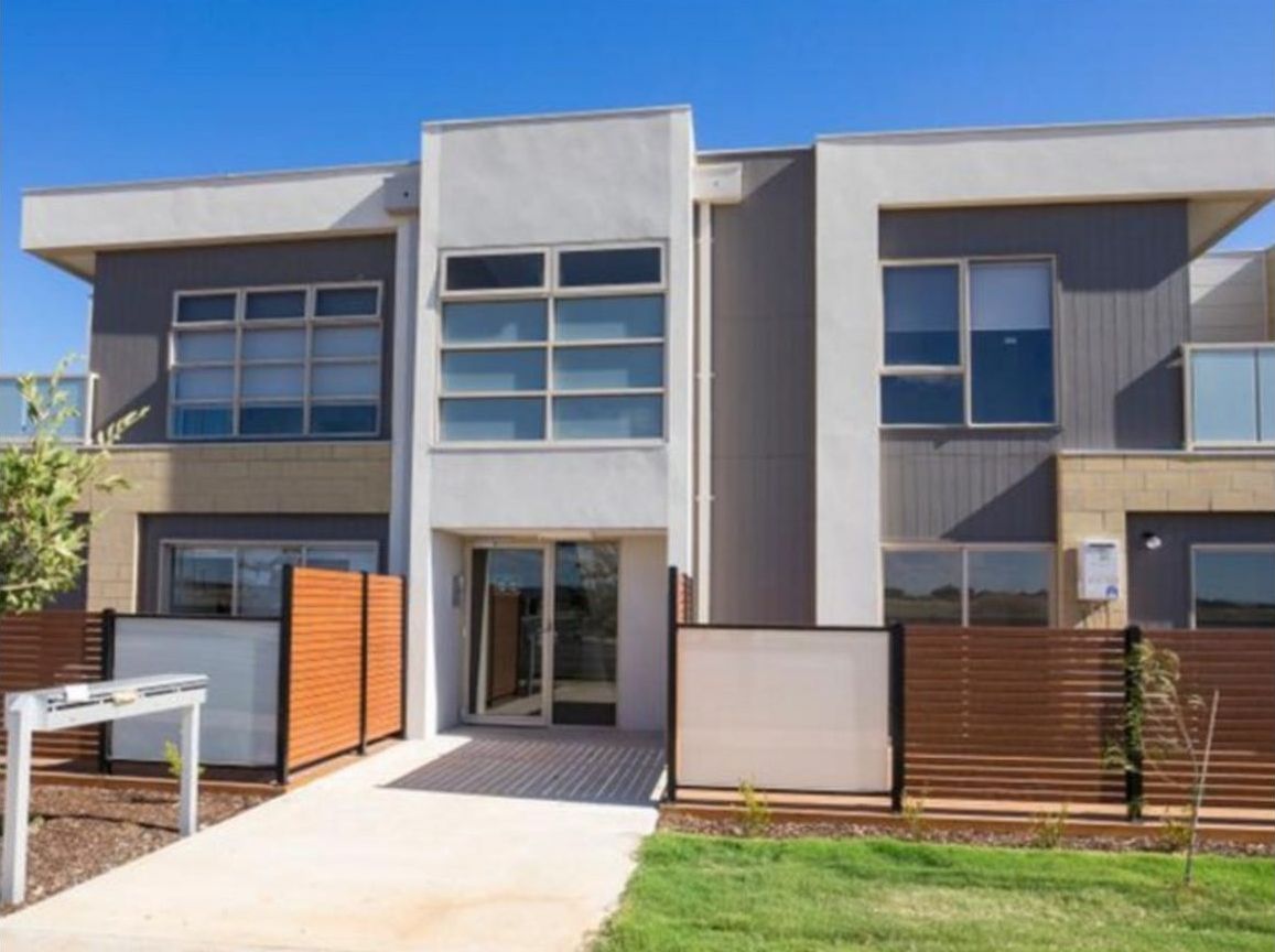 2 bedrooms Apartment / Unit / Flat in 102/2 Rockgarden Drive TRUGANINA VIC, 3029