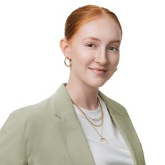 Chloe Finnis, Sales representative