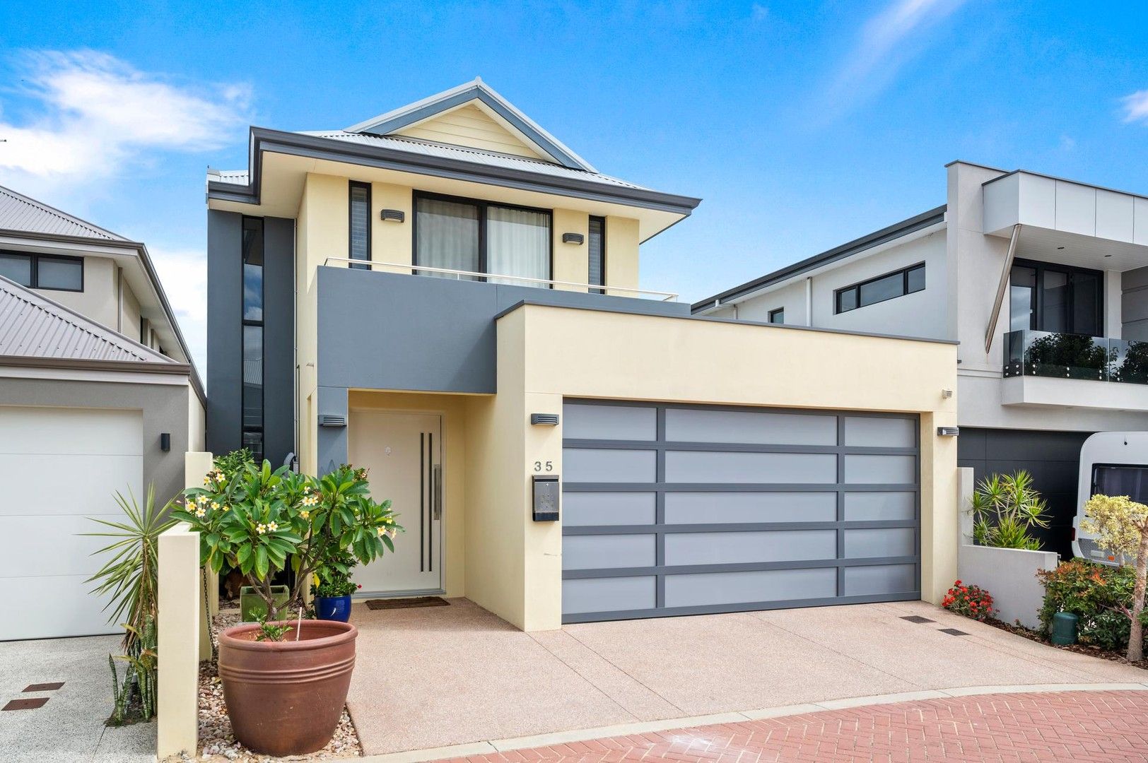 4 bedrooms House in 35 Arcadia Close DUDLEY PARK WA, 6210