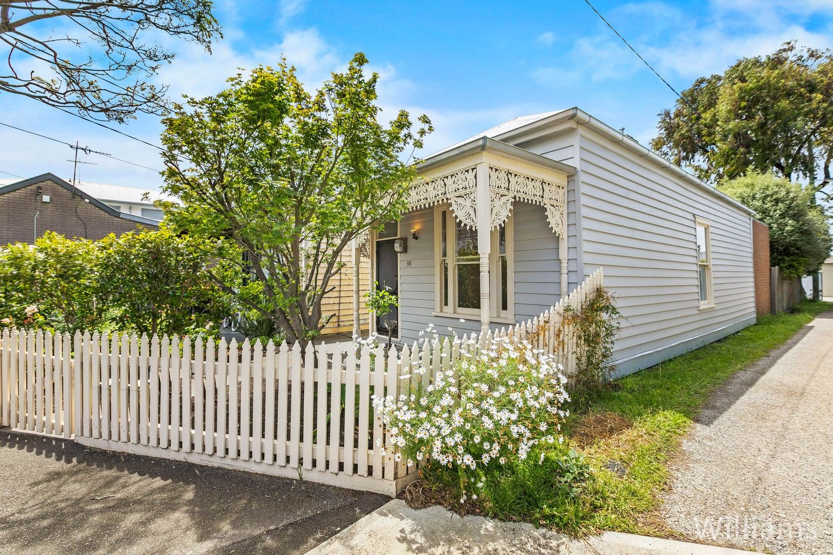 2 bedrooms House in 98 Dover Road WILLIAMSTOWN VIC, 3016