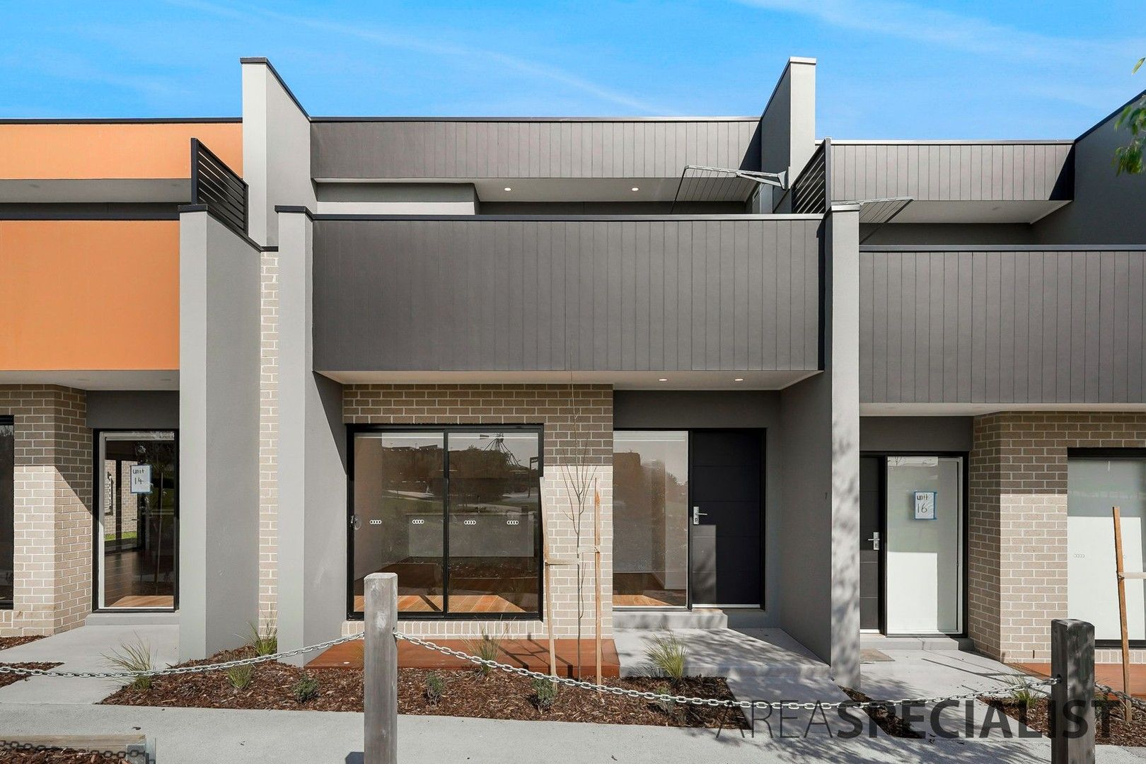 3 bedrooms House in 7 Mosedale Place CLYDE NORTH VIC, 3978