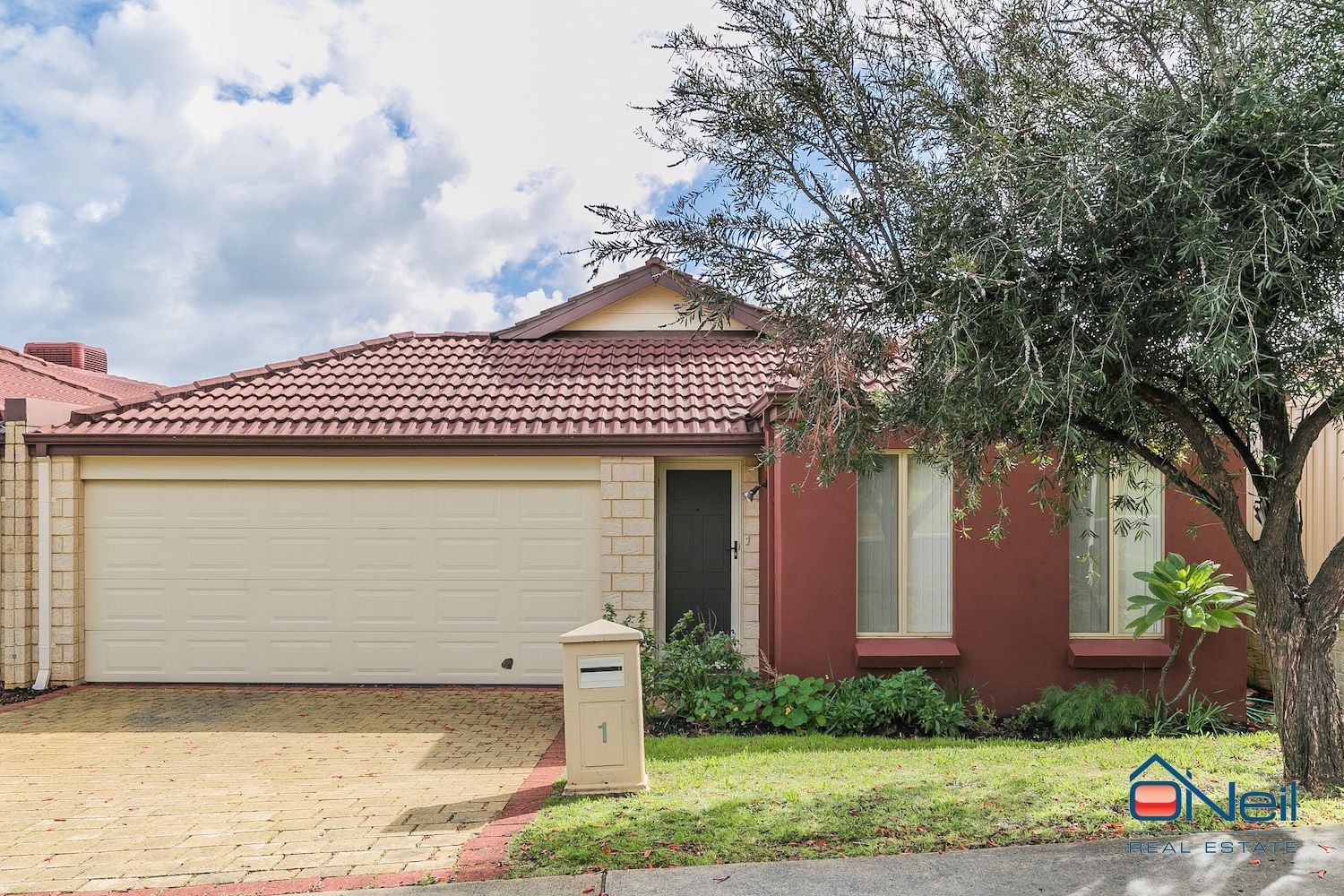 3 bedrooms House in 1/11 Clarence Road ARMADALE WA, 6112