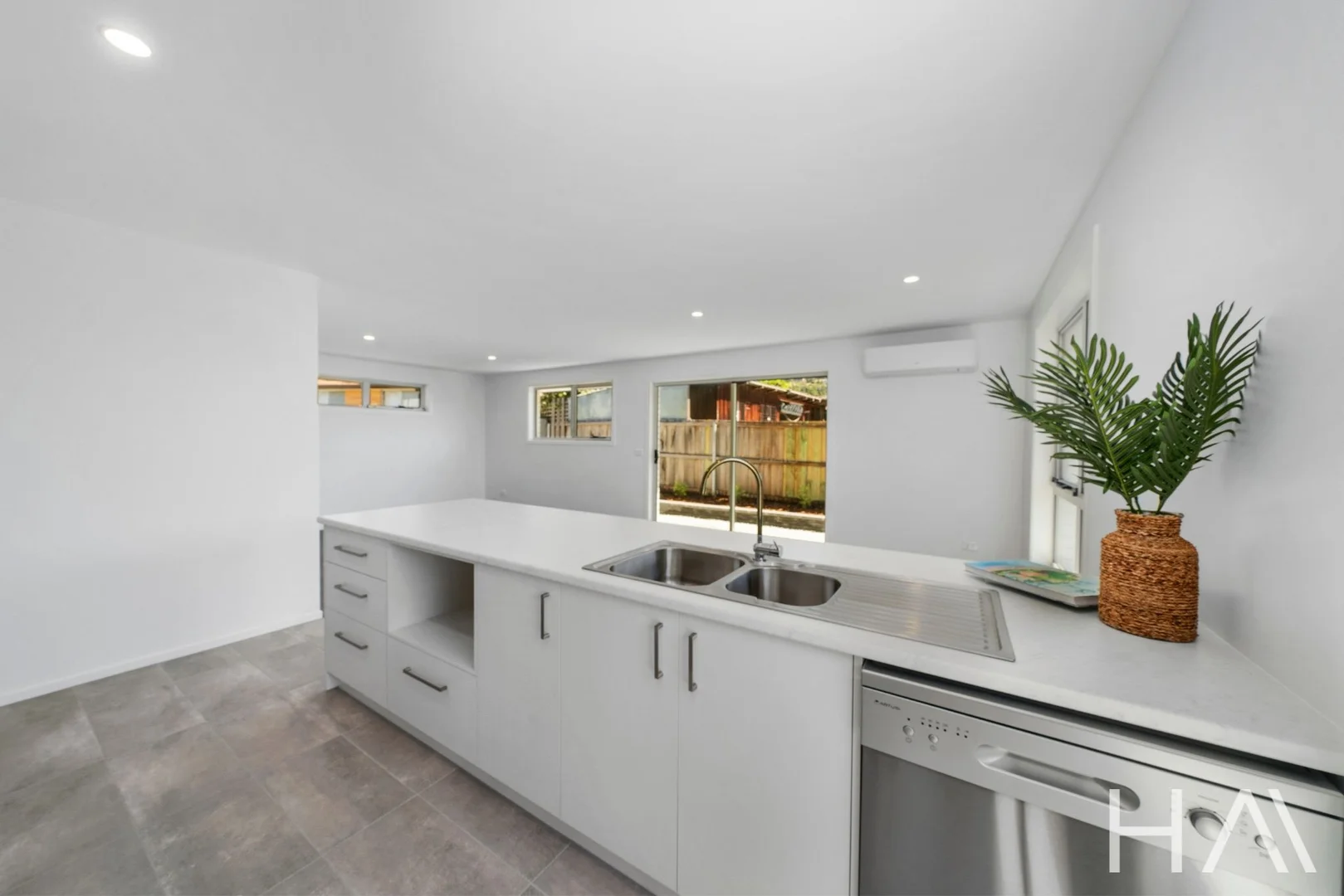 Additional image 5 of 2/8 Kenbrae Avenue, Glenorchy TAS 7010