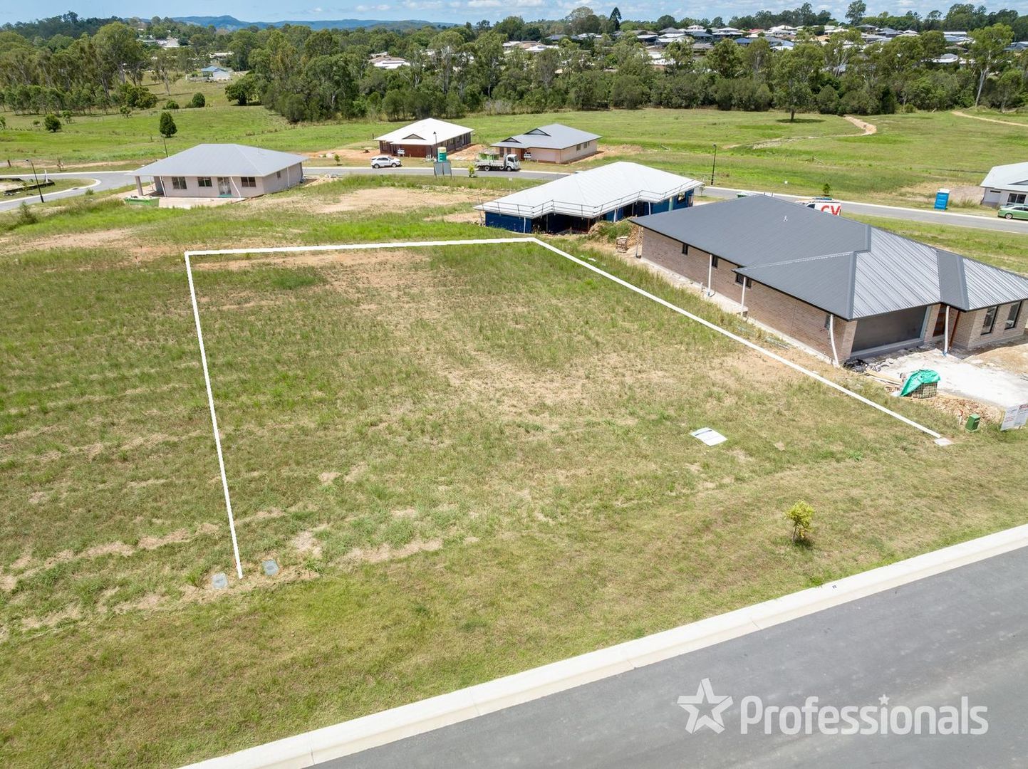 6 Kestrel Close, Southside QLD 4570, Image 1