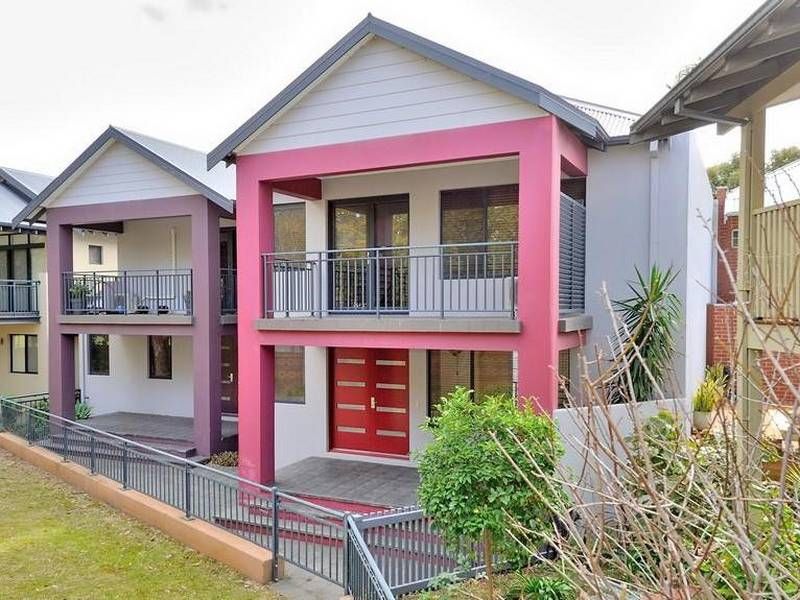 3 bedrooms Apartment / Unit / Flat in Unit 2/4 Hebe Lane WOODBRIDGE WA, 6056